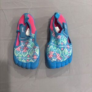 Girls size 13/1 NEWTZ Aztec print shoes